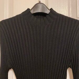 Macy's Black Sweater - Medium